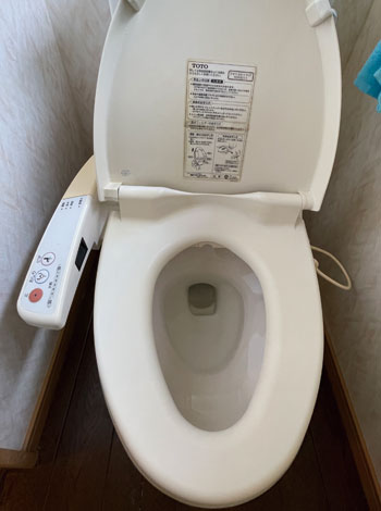 事例16 After：溶剤と器具を使い使用できるようにしたトイレ