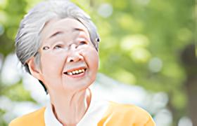 シニア安心サービス 作業写真（高齢者宅でのお手伝いの様子）