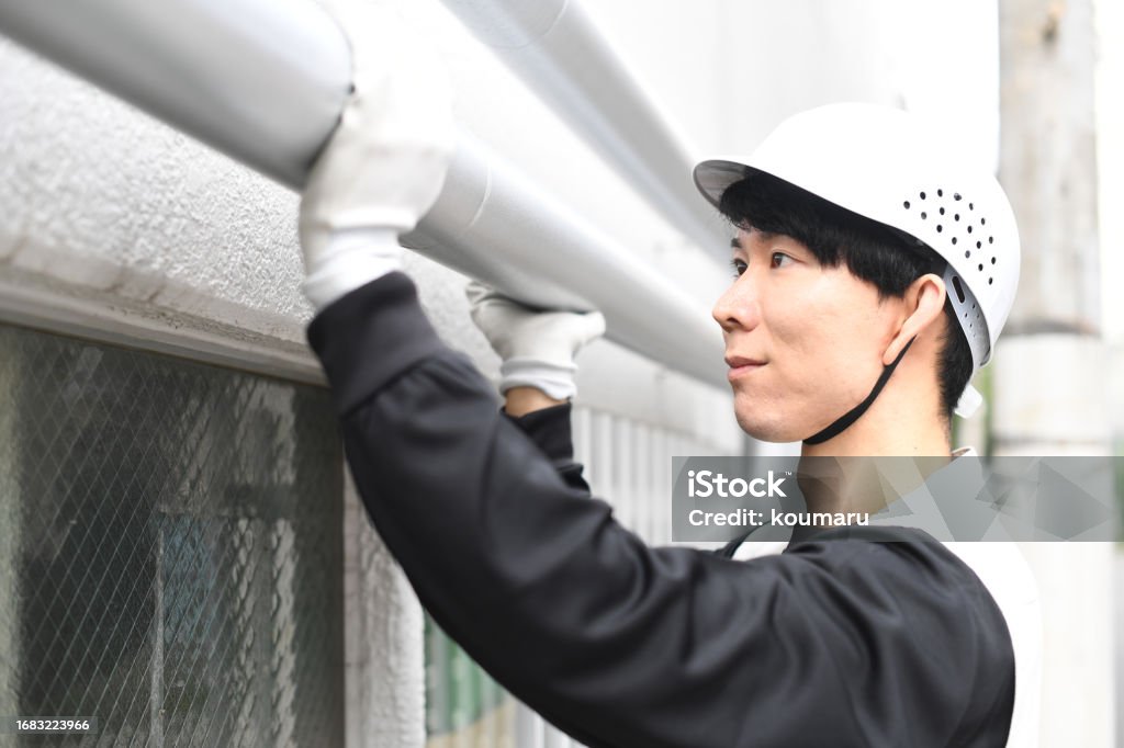 屋根掃除・修理のイメージ