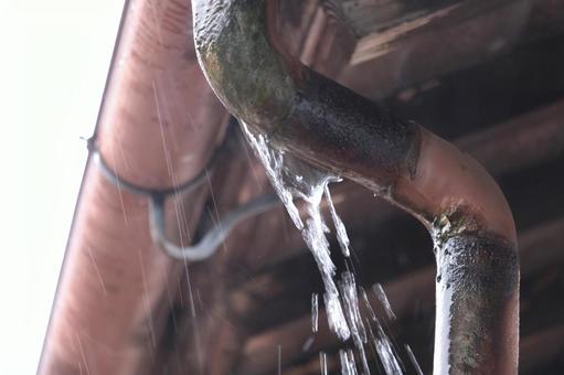 雨どい掃除・修理のイメージ